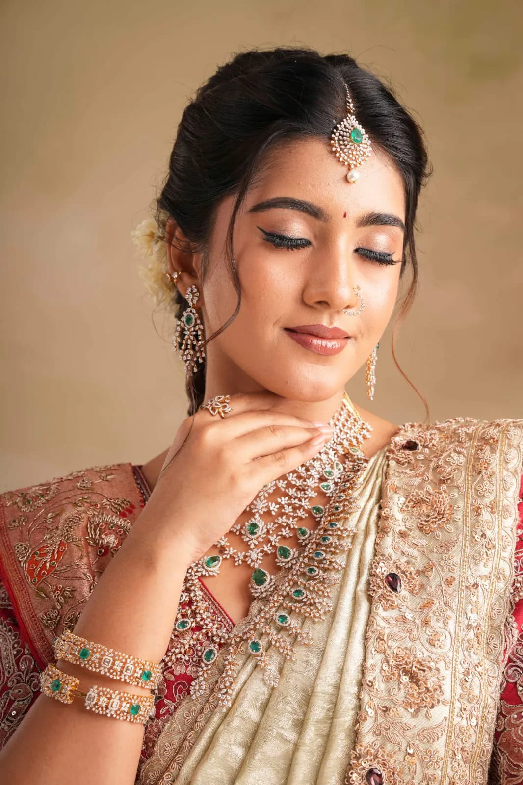 Elegant bridal saree look with soft glam makeup