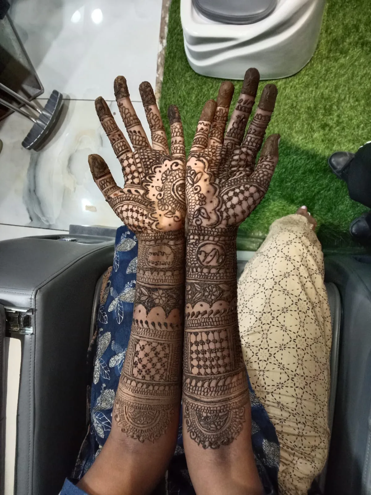 Intricate bridal mehndi on the hands