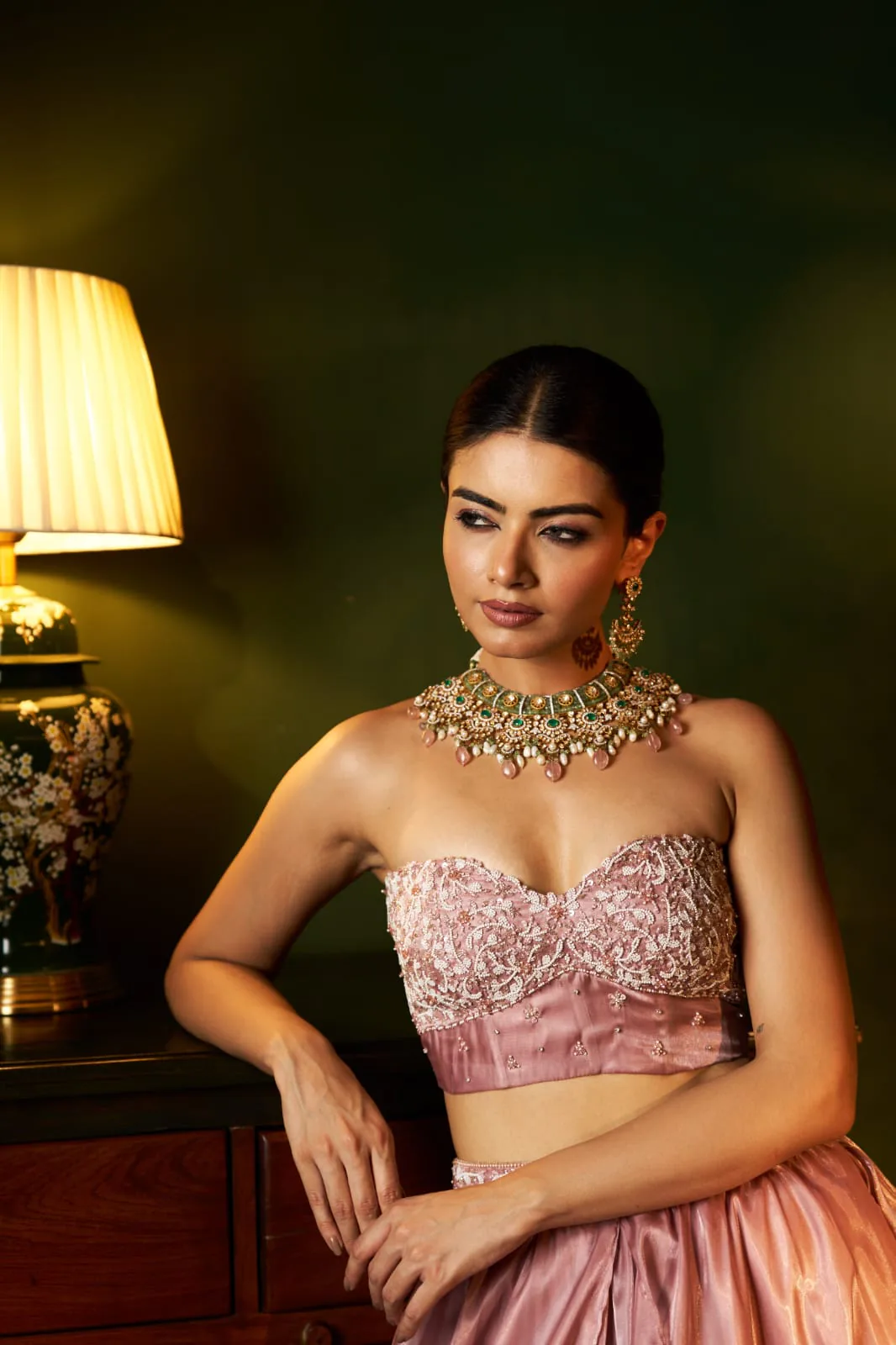 Elegant jewellery and soft glam makeup